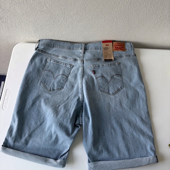 Levi Women Classic Bermuda Denim Shorts Size 22W NWT Beach Vacation Football - Picture 4 of 12